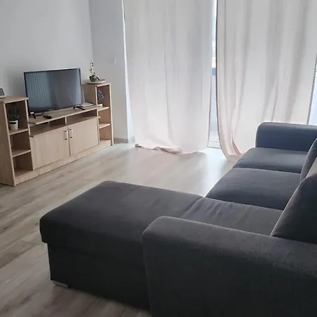 Coresi Kaspers Camil Petrescu, 2 Apartment, Sleeps 6 Apartment *