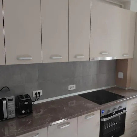 Coresi Kaspers Camil Petrescu, 2 Apartment, Sleeps 6 * Brasov